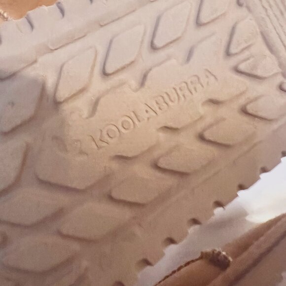 Koolaburra By UGG-Tan Sheepskin Inside/Suede out-Comfy-Warm-Slip On-School-Snow - Picture 12 of 16